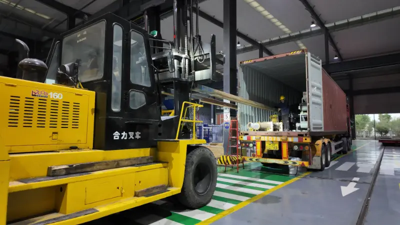 A hatalmas hajók bizalmat hordoznak magukban, és az intelligens gyártású berendezések világszerte úti célokat tartanak.