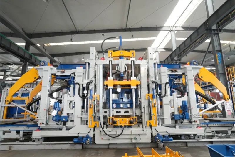Quangong Machinery Co., Ltd. ZN2000-2 blokkfröccsöntő gép: Az alapteljesítmény új frissítést tesz lehetővé az intelligens téglagyártásban
