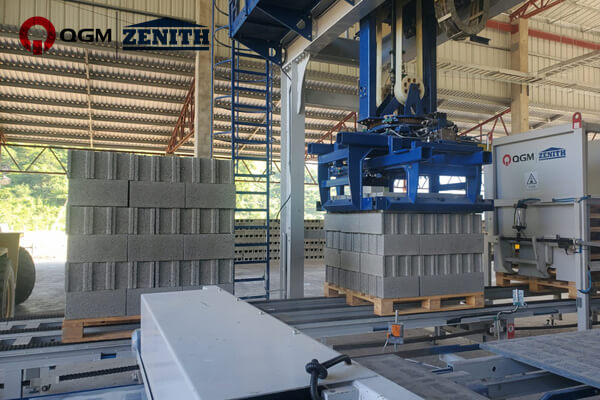 QGM ÚJ ZN900C automata betontömbgyártó gép Hondurasban